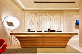 700 Beach - Lobby